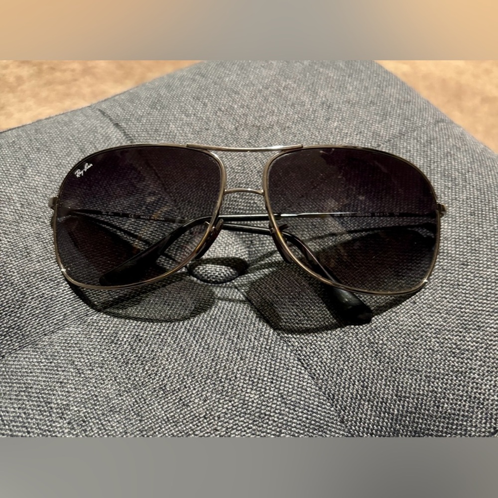 Ray-Ban Dark Gray Aviator Sunglasses
